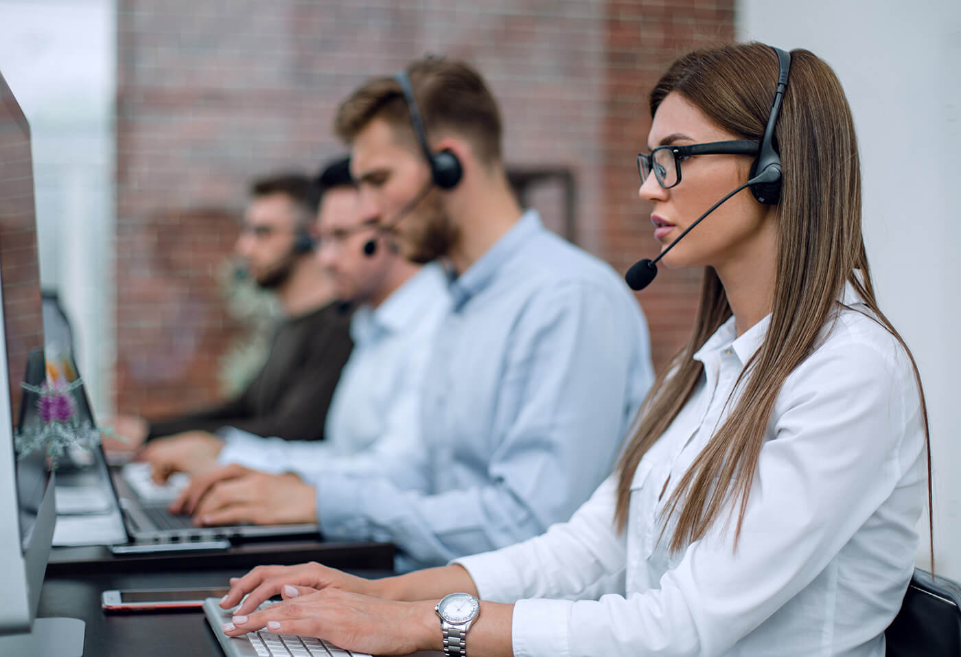 customer support center employees